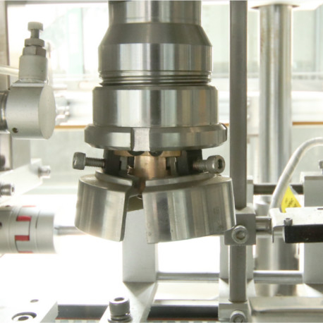 Twin Heads Automatic Follow Type Capping Machine FXG-2E 2500BPH