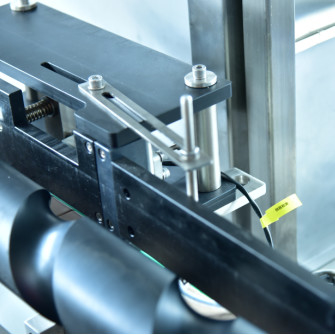 6500 BPH Rotary Type Automatic Capping Machine FX-8AH 80ml-1000ml With 8 Capping Heads