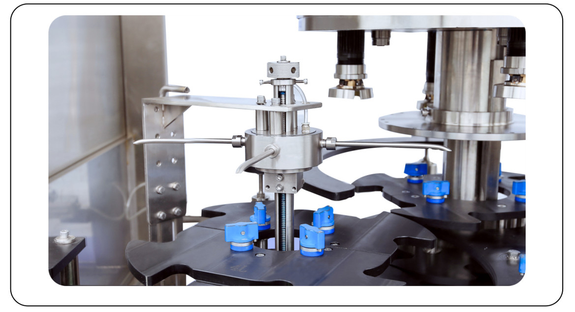 SUS304 Frame Six Head Automatic Rotary Capping Machine for Pesticides in 1-5L Drums