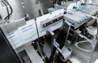 Pesticide Filling Machine Fully Automated Horizontal Film Roll Packaging Machine with Encoder Feedback and PLC Control for Production